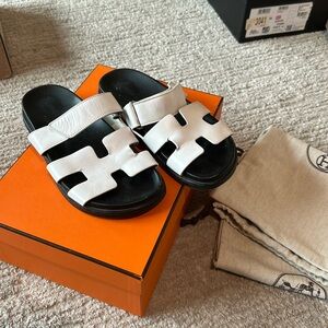 Trashed Hermes white chypre. With a little TLC can be wearablee.